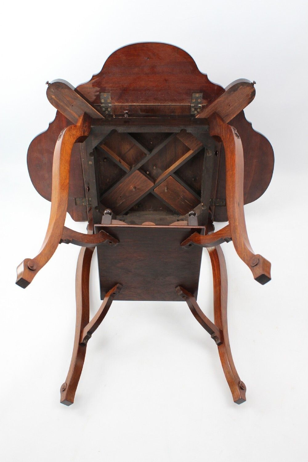 600.0 Small Victorian Rosewood Games Table / Lamp Table “Gillow” photo