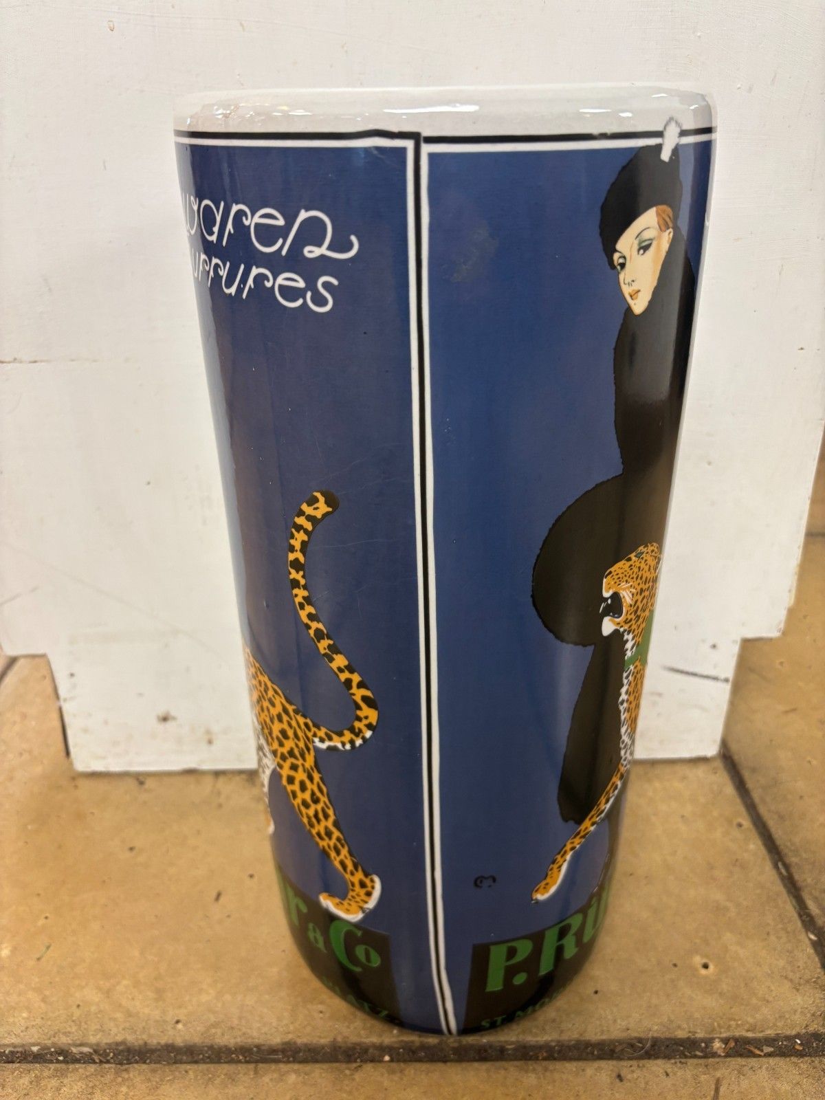 photo furniture P.Ruckmar & Co Zurich Davos Leopard/ Fashion Lady Umbrella/ Stick Pot