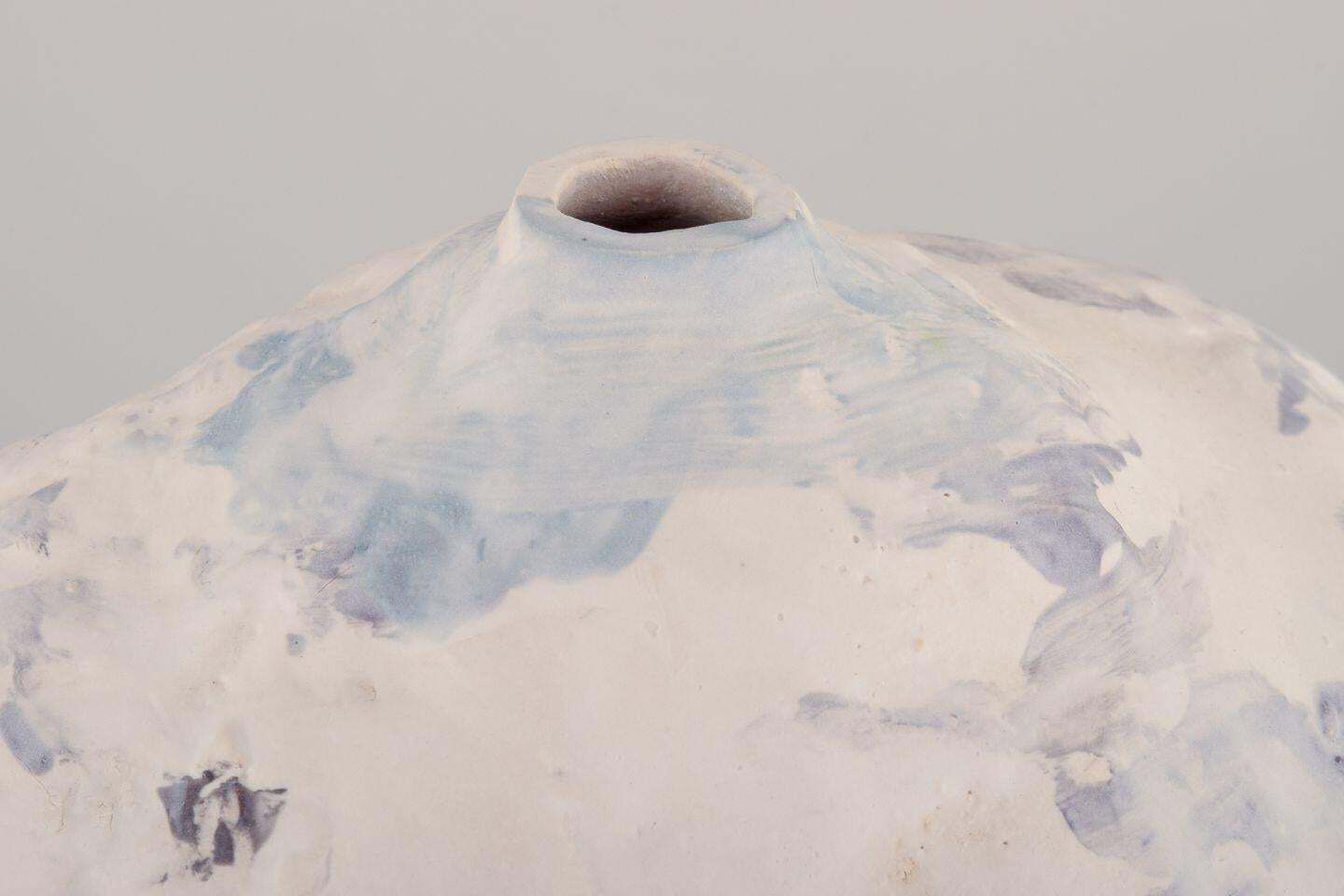 Christina Muff, Contemporary Danish Artist. Unique Vase In Pinching Technique. photo Home Decor