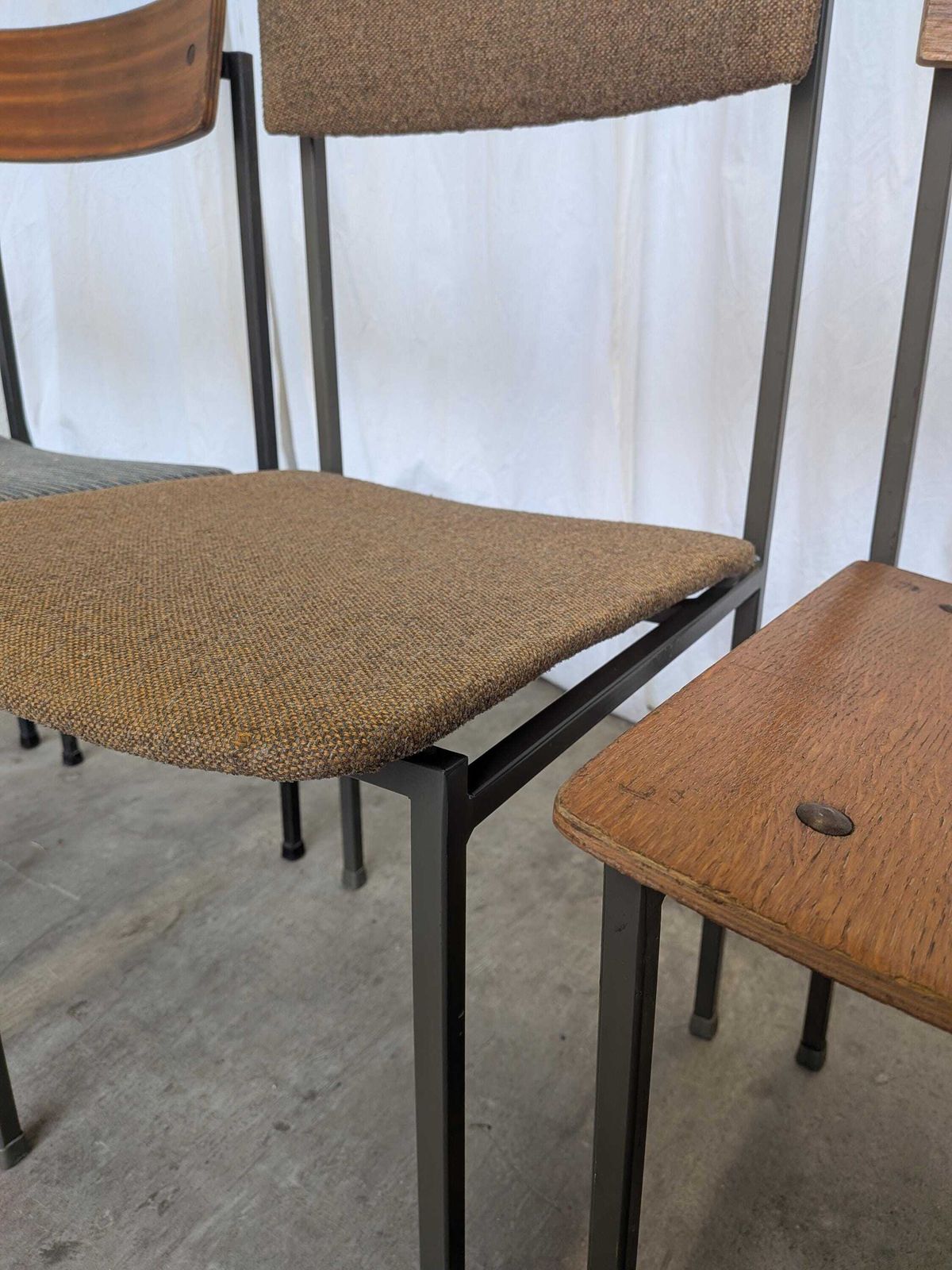 Set Of 4   Mix & Match Vintage Industrial Dining Chairs   1970s Stol Kamnik photo vinterior