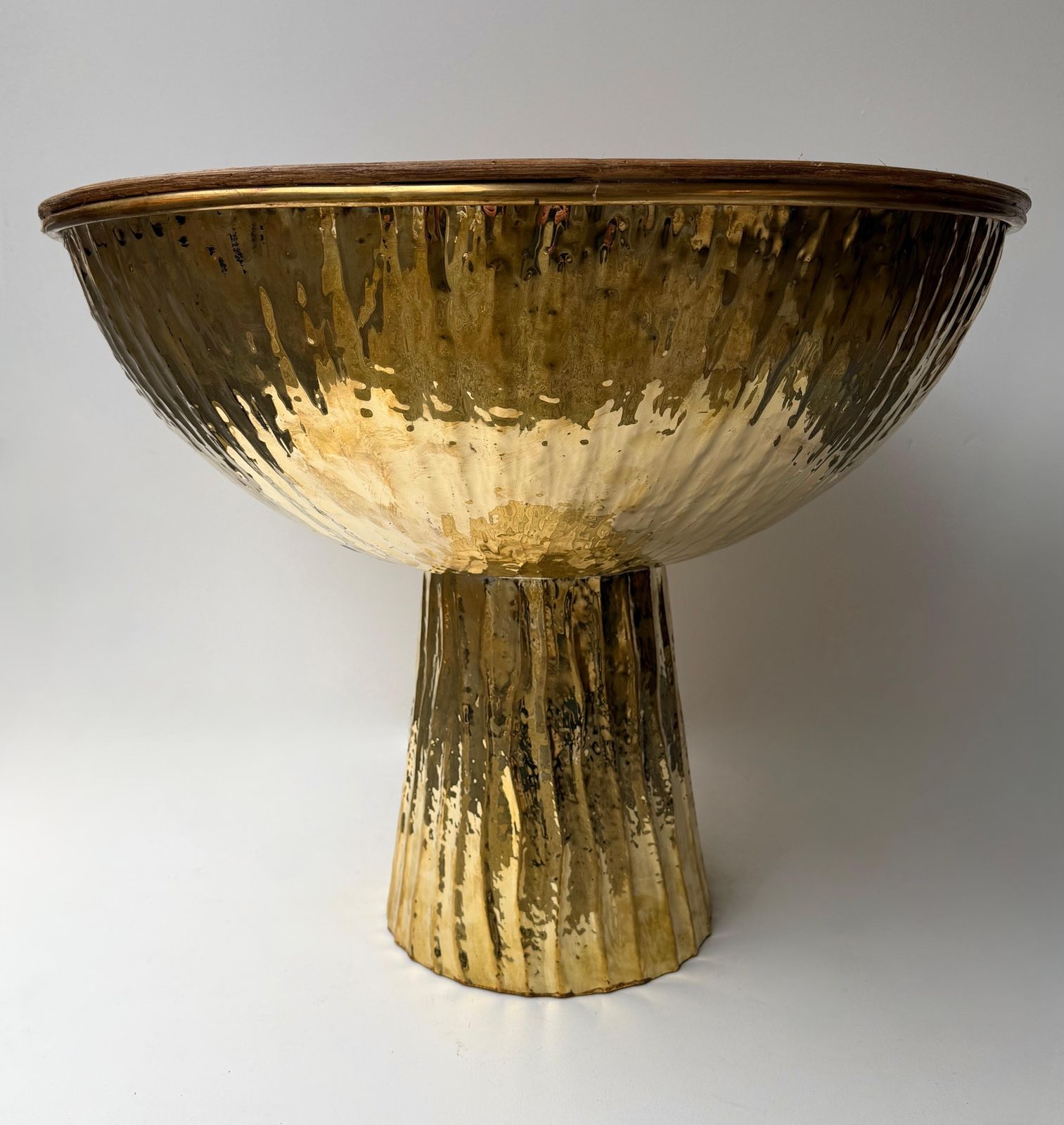 Contemporary Pair Of Hammered Brass Rattan Enamel Metal Side Tables, Italy photo for sale