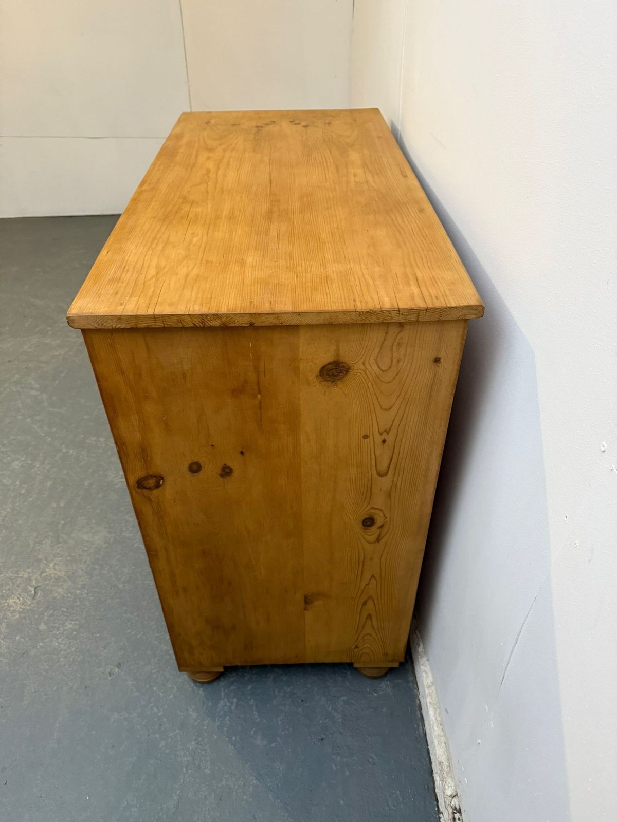 A Fabulous Pine Victorian Large Waxed 5 Drawer Chest Of Drawers photo Furniture