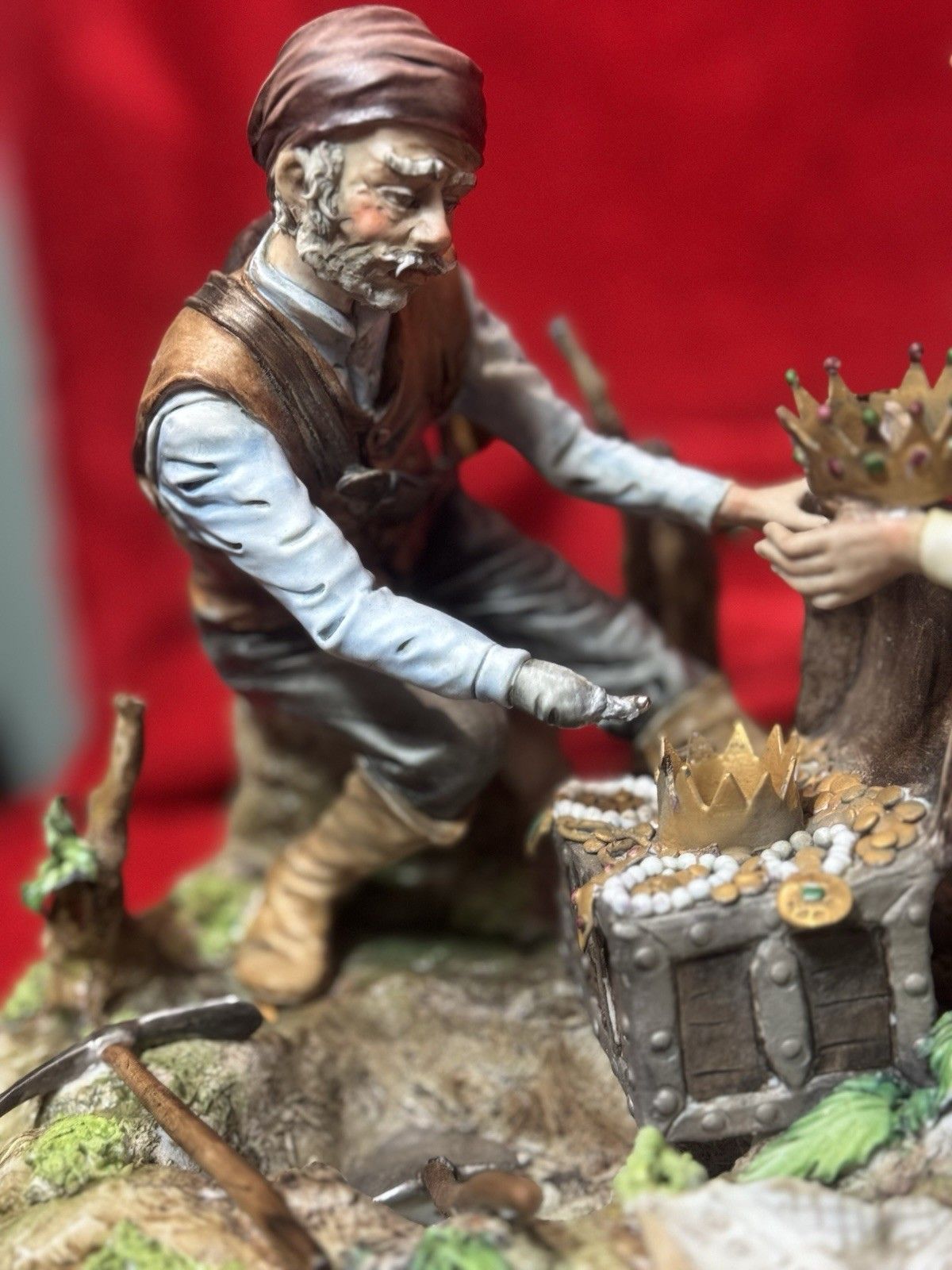 photo vintage Large Italian Capodimonte Porcelain Figurine 'The Pirates Hidden Treasure'signed