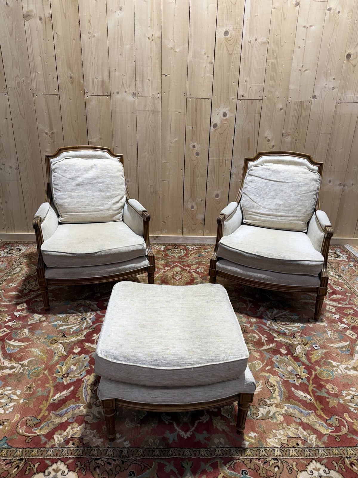 Paire De Fauteuil / Bergères De Style Louis XVI Beige