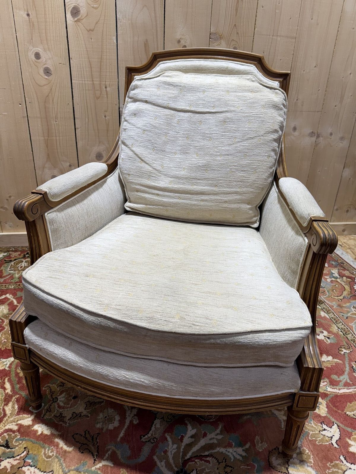 Paire De Fauteuil / Bergères De Style Louis XVI Beige photo furniture