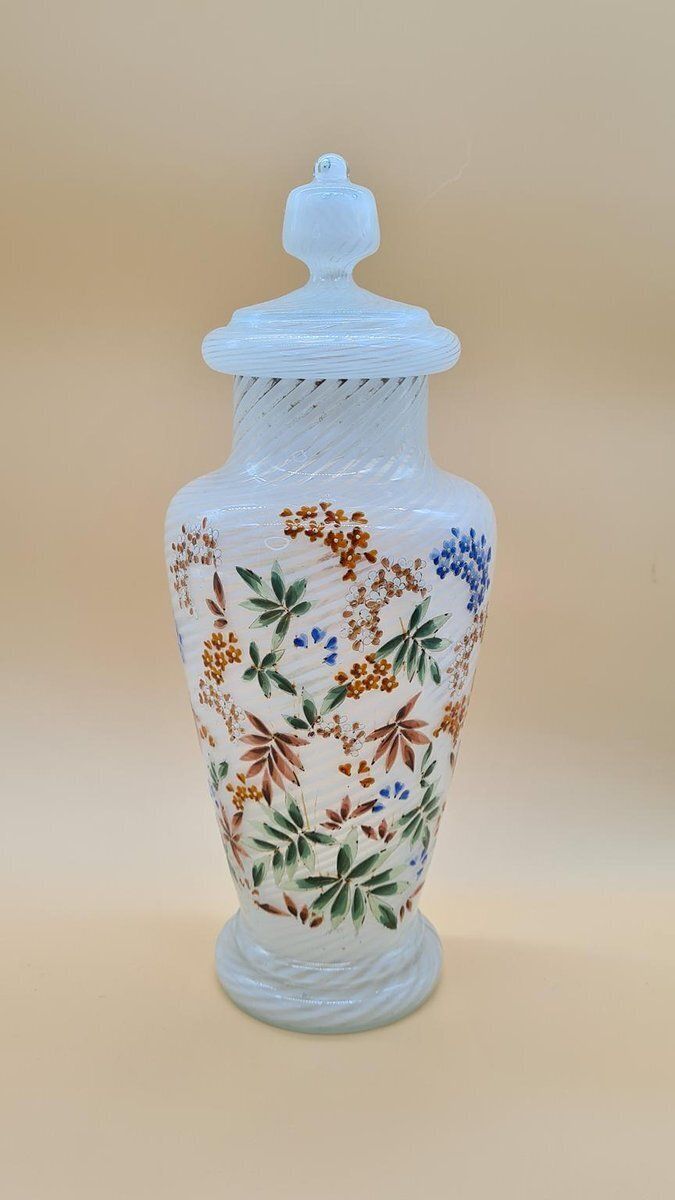 White Murano Glass Vase, Reticello,, Italy, 1960s. photo vintage