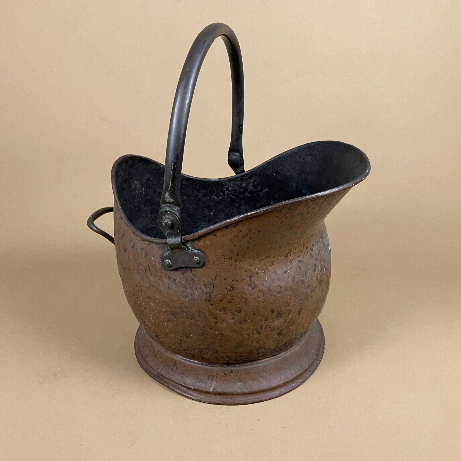 Antique Metal Copper Coal Bucket Handle Fireside Fire Side Scuttle Copper Helmet Farmhouse Cottage Aged Patina Vintage Fireplace Hammered photo Home Decor