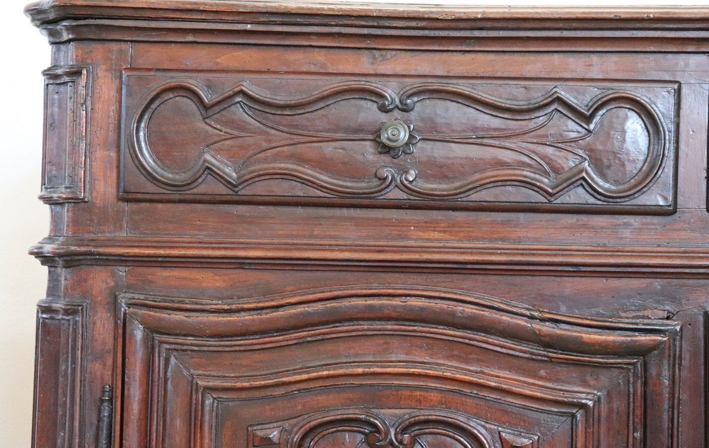 Antique Sideboard In Solid Walnut With Plate Rack, 1680s photo vinterior