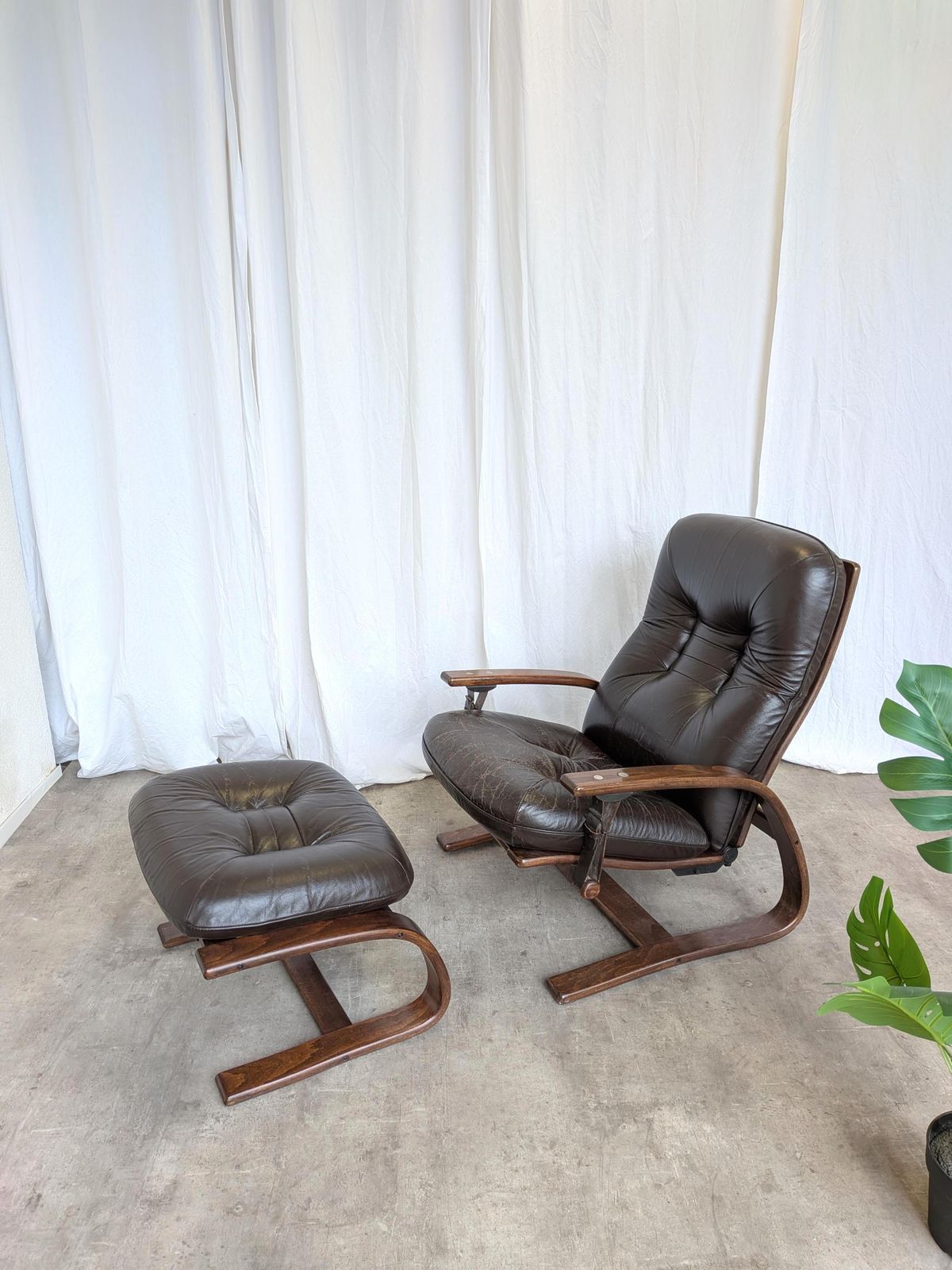 Vintage Panther Lounge Chair With Ottoman / Brown Leather Recliner Armchair / Bentwood Frame / Mid Century 1970s