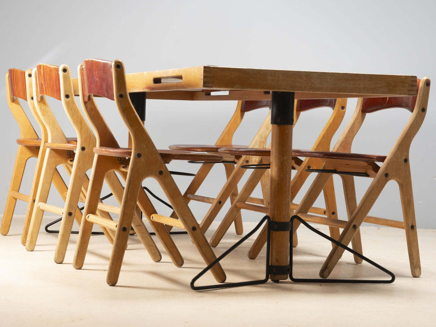 photo vintage Vergadertafel Met Stoelen, Marc Held, Jaren 1970