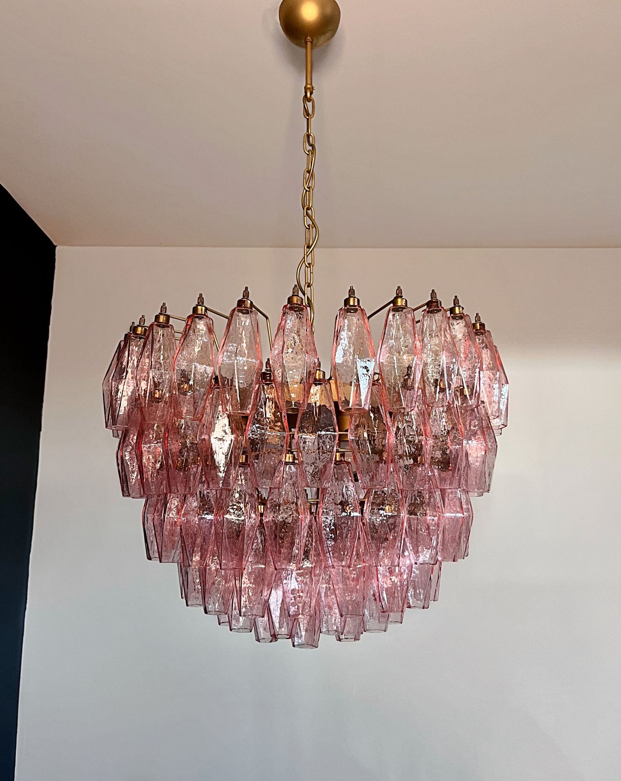 photo furniture Amazing Murano Glass Candelier – 111  Pink Poliedri
