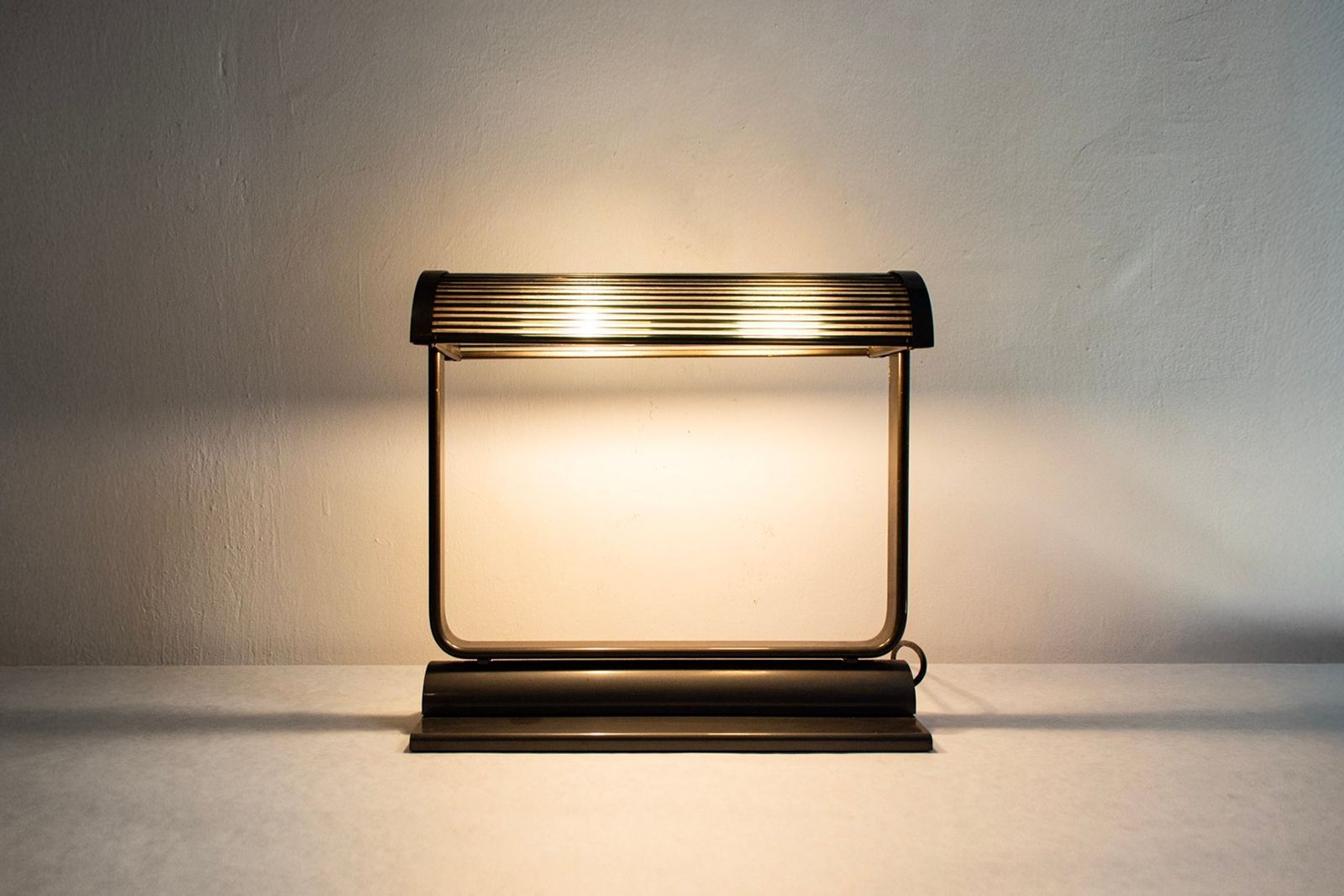 Eubea Bureaulamp Van Alberto Fraser Voor Artemide, Italië, Jaren 1980 photo for sale