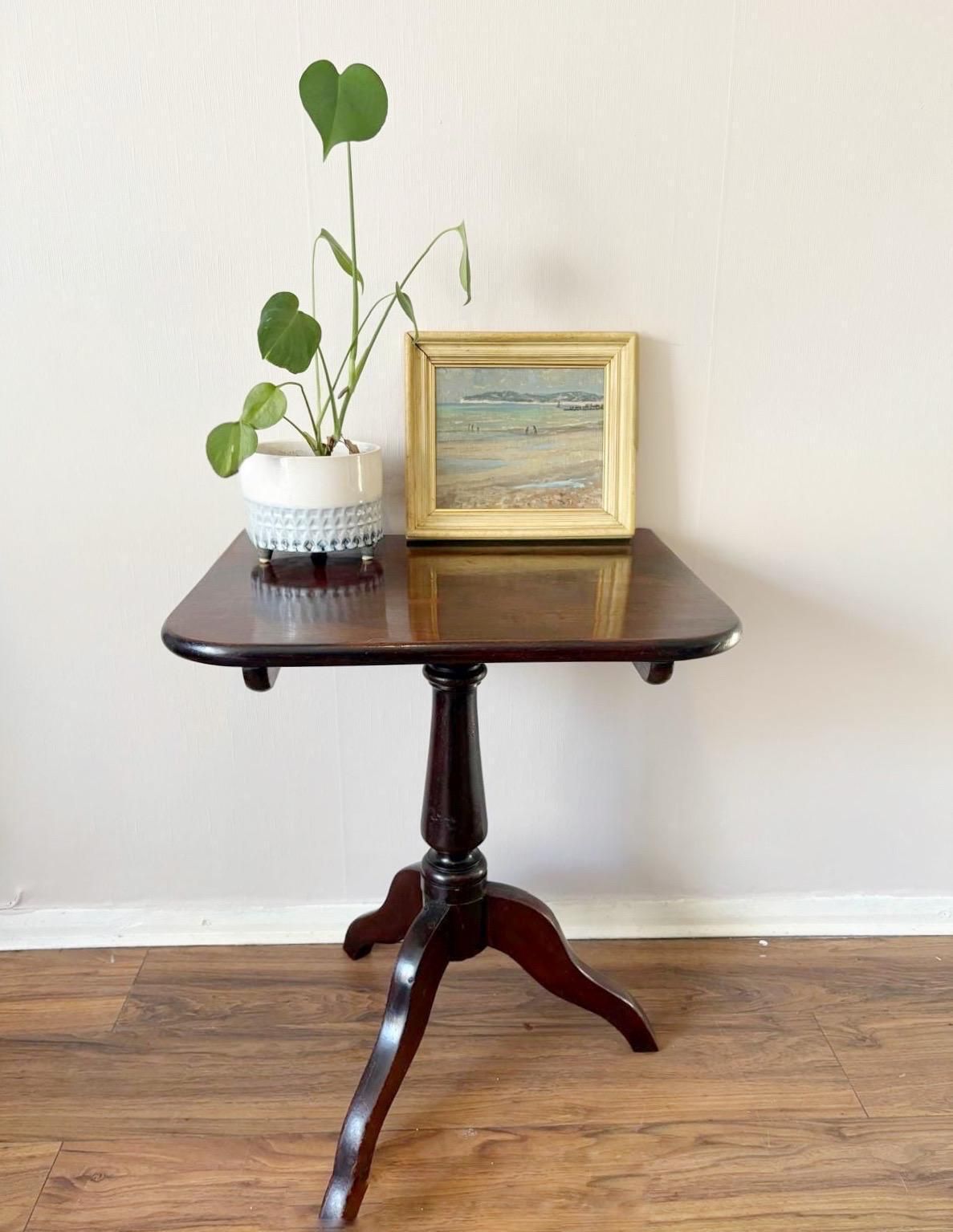 Antique Regency Mahogany Tri Leg Tilt Top Side/Occasional Table