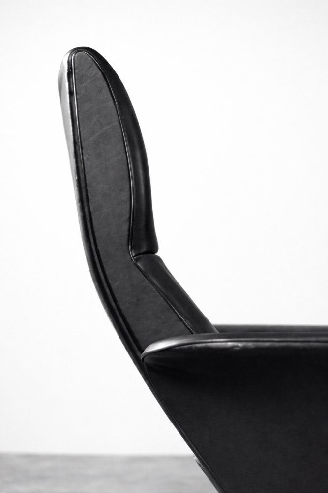 Mid Century Modern Danish Black Leather Lounge Chair By Georg Thams For A/S Vejen Polstermöbelfabrik, 1960s photo for sale
