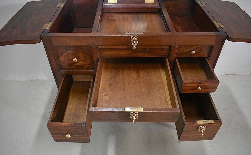 photo furniture Dresser Louis XVI For Men In Mahogany 18th Century