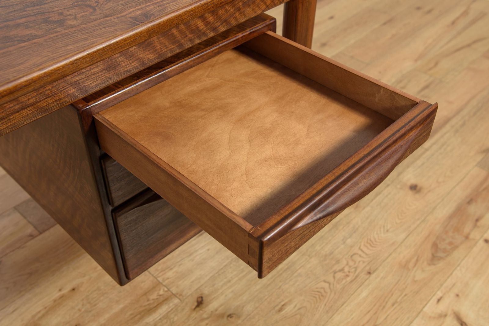 photo vintage Mid Century Walnut Freestanding Desk From Rosengren Hansen, Denmark, 1960s