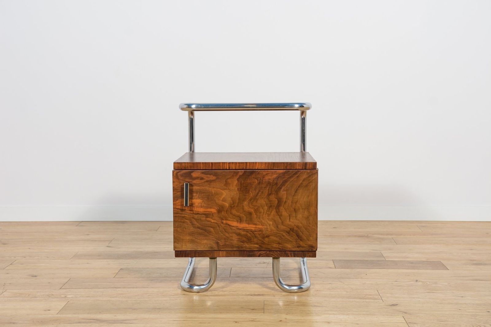 photo vintage Mid Century Bauhaus Nightstands From Mücke Melder, Czechoslovakia, 1930s, Set Of 2