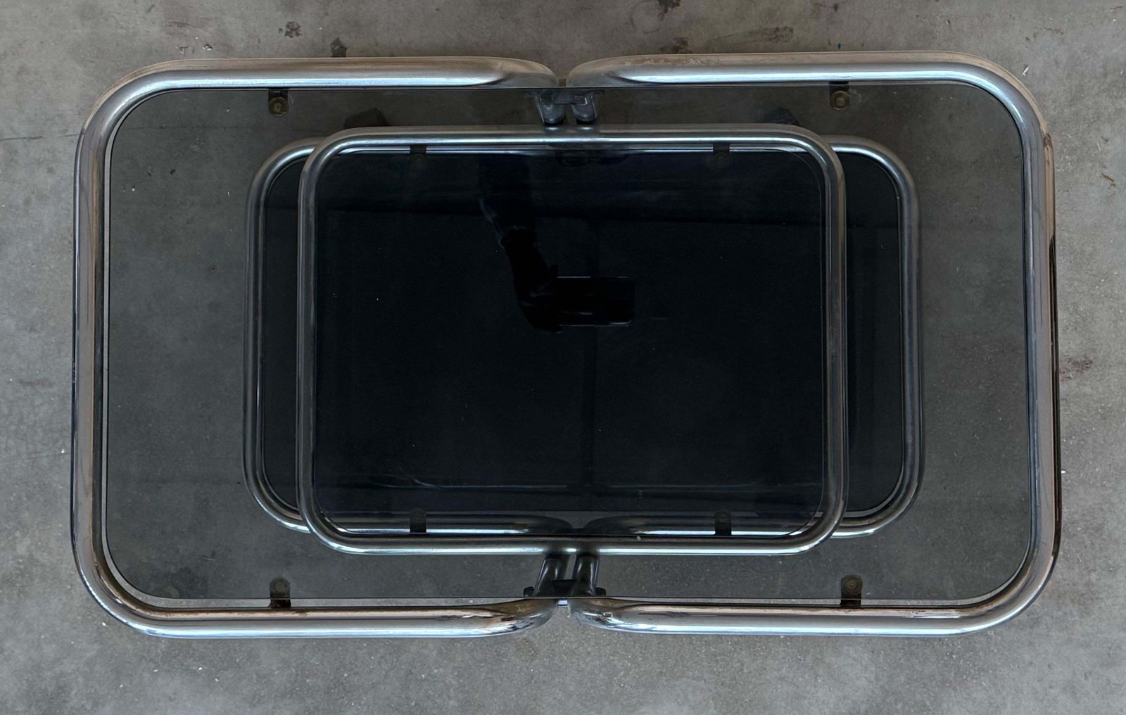 Chariot de service ou bar roulant de style Bauhaus, années 1970 photo vinterior