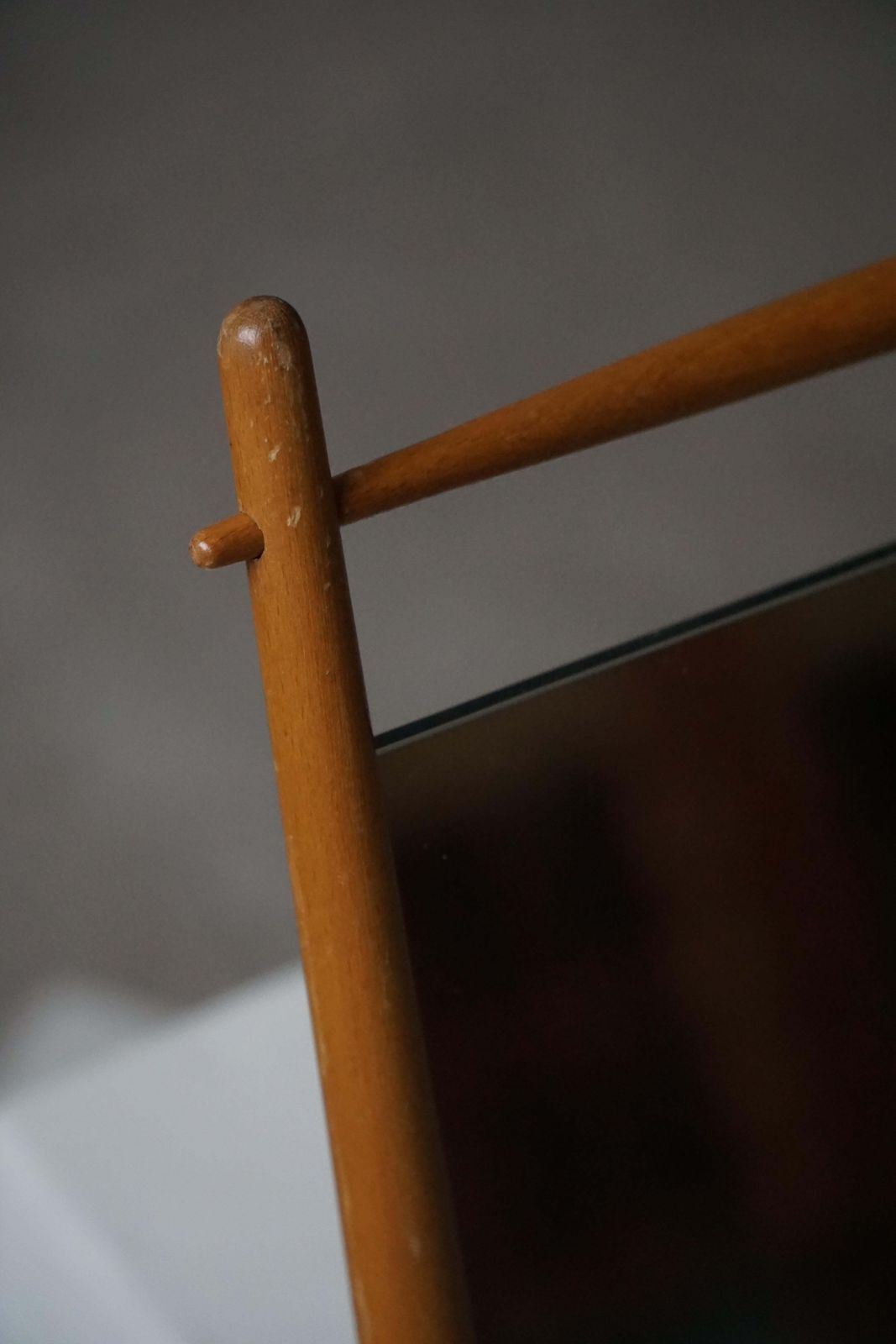 photo furniture Mid 20th Century, Scandinavian Standing Table Mirror In Wood, 1950s–1960s
