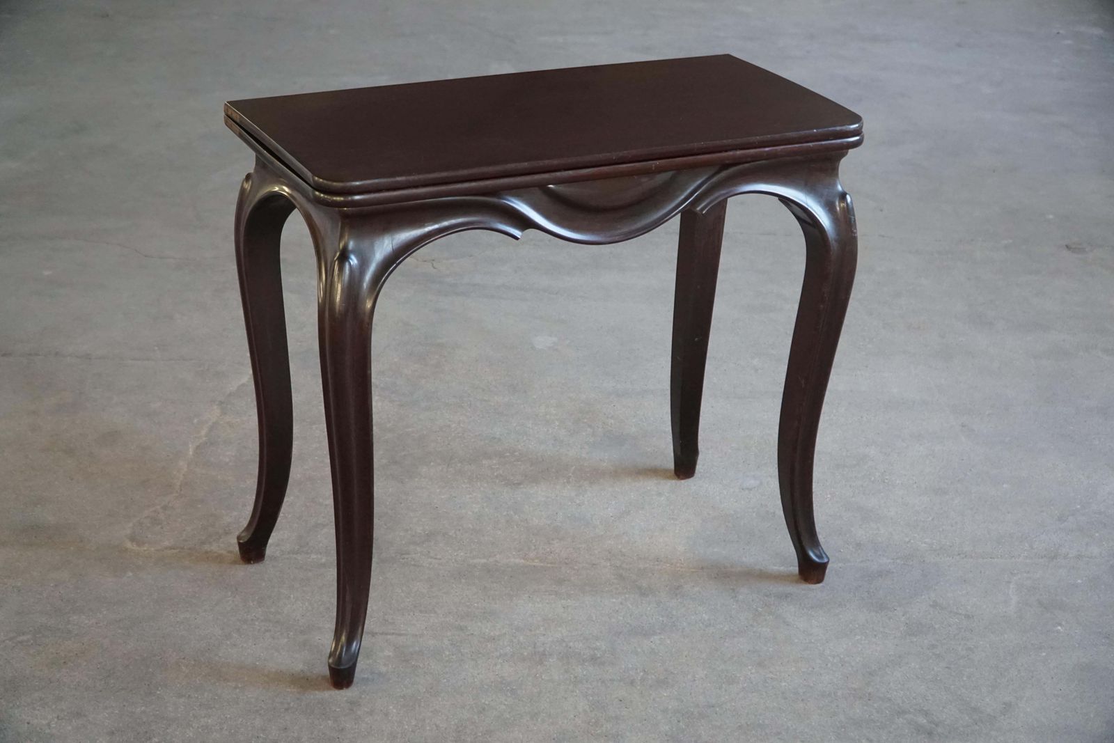 photo vintage English Rococo Revival Folding Table / Game Table In Wood, 19th Century