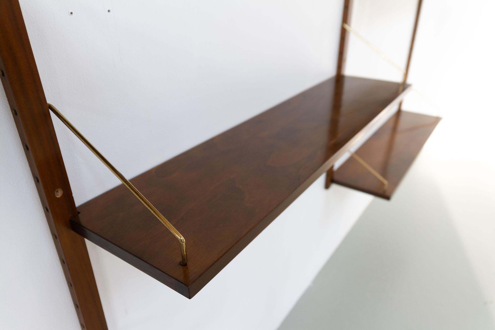 photo vintage Danish Walnut Shelving System Royal By Poul Cadovius For Cado, 1950s.