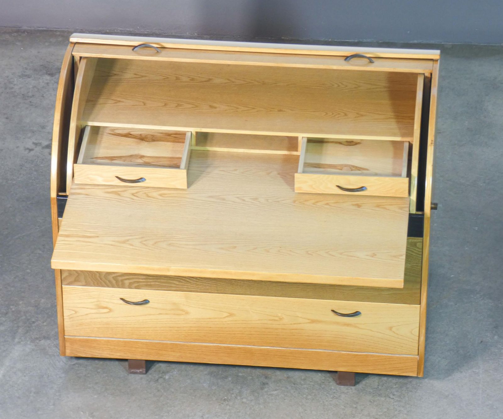 "Bauletto" Secretaire Desk, Design Giovanni Offredi For Saporiti. 1977 photo vinterior