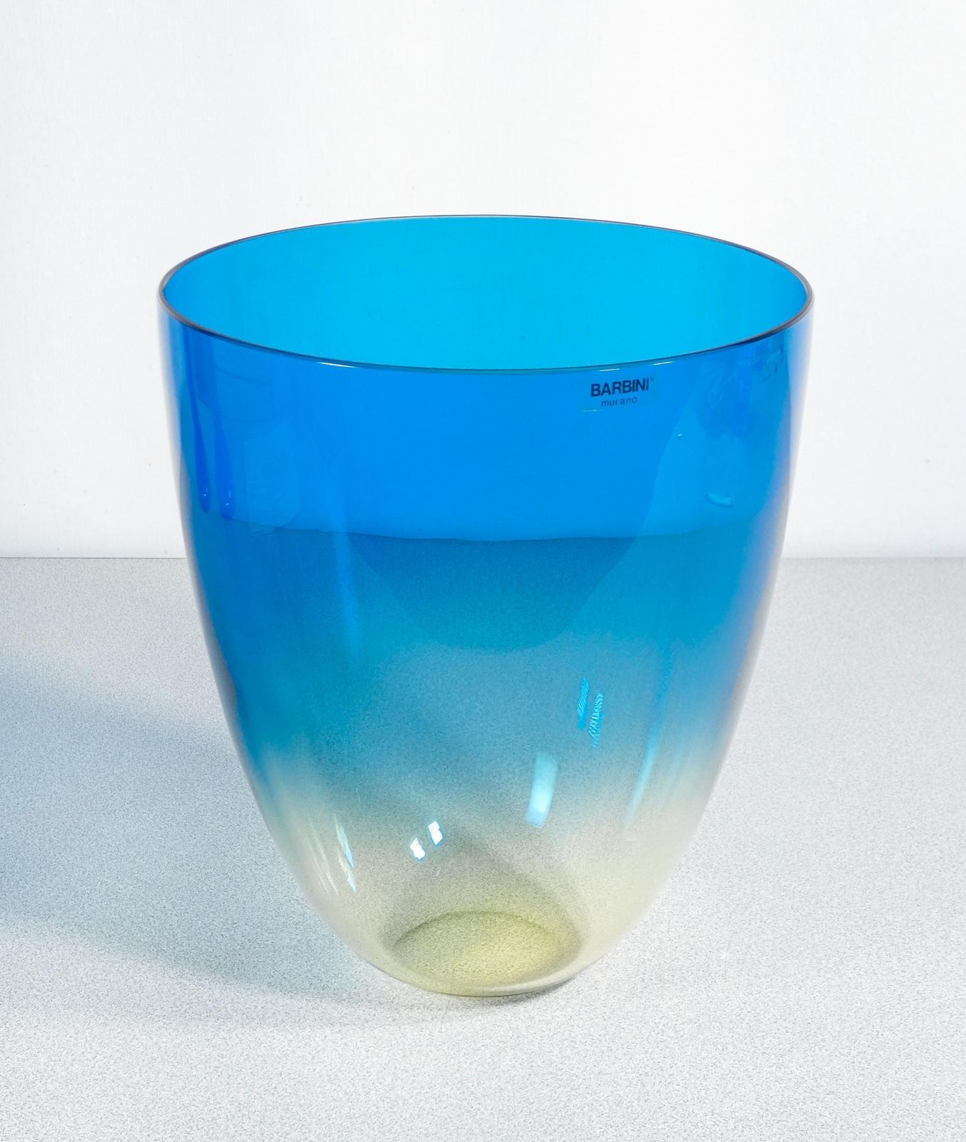 photo furniture Pair Of Blown Sonorous Glass Vases, Design Alfredo Barbini. Murano, 70s