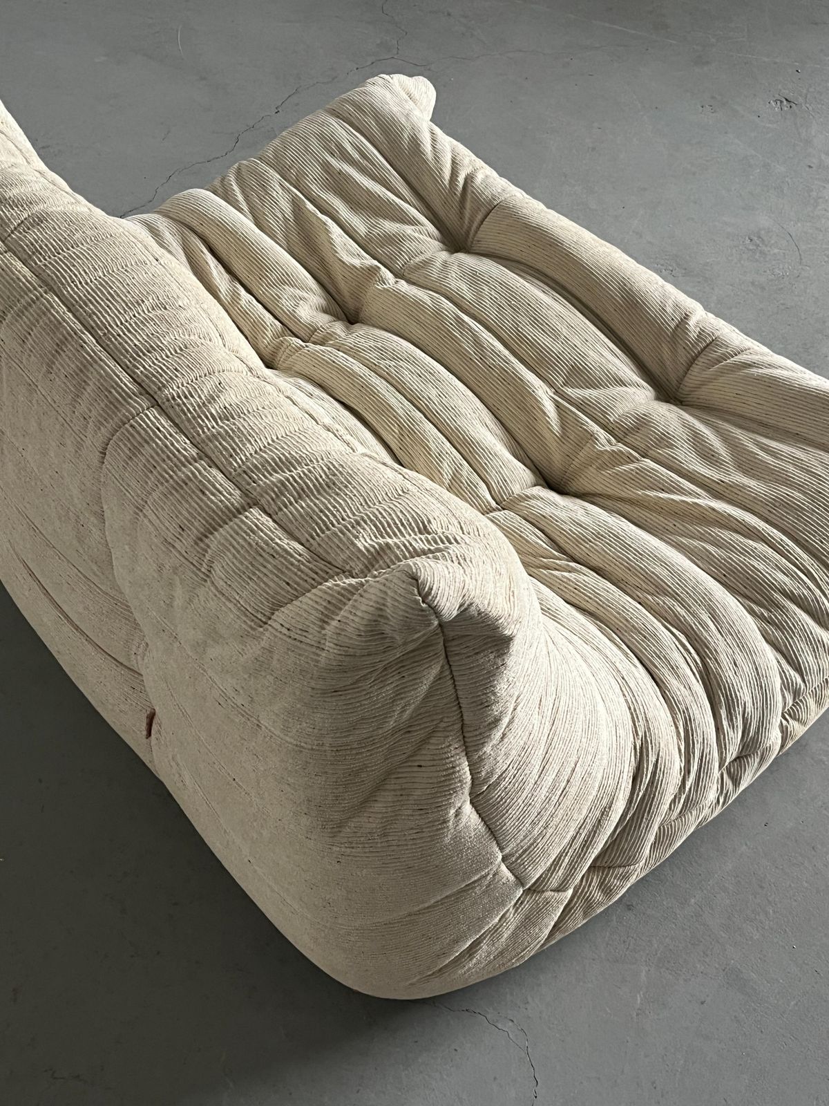 Vintage ‘Togo’ Two Seater Sofa By Michel Ducaroy In Off White Fabric, 70s France photo vintage