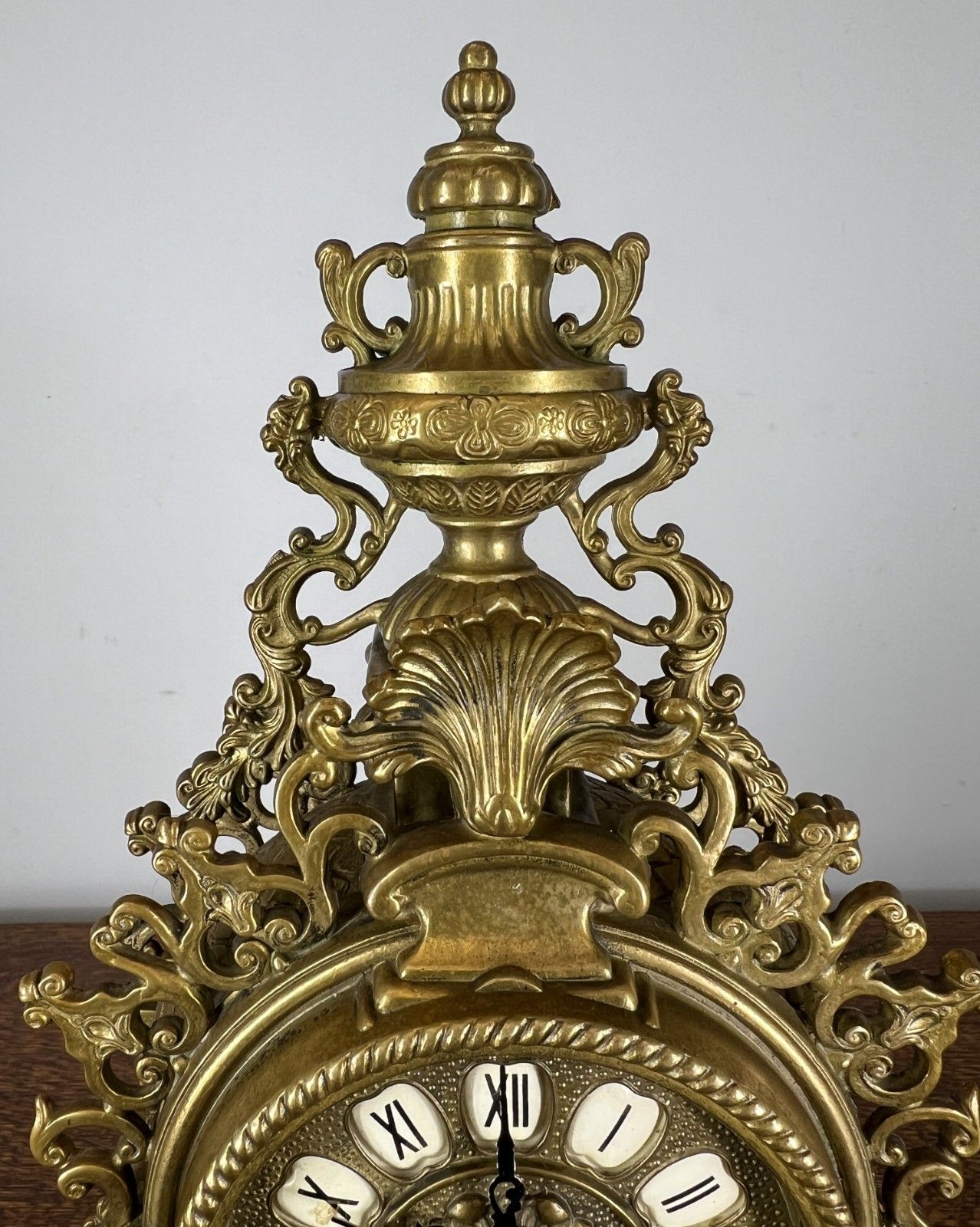 photo for sale Clock Vintage French Style Decorative Ornate Table Mantel Clock Lot 4759