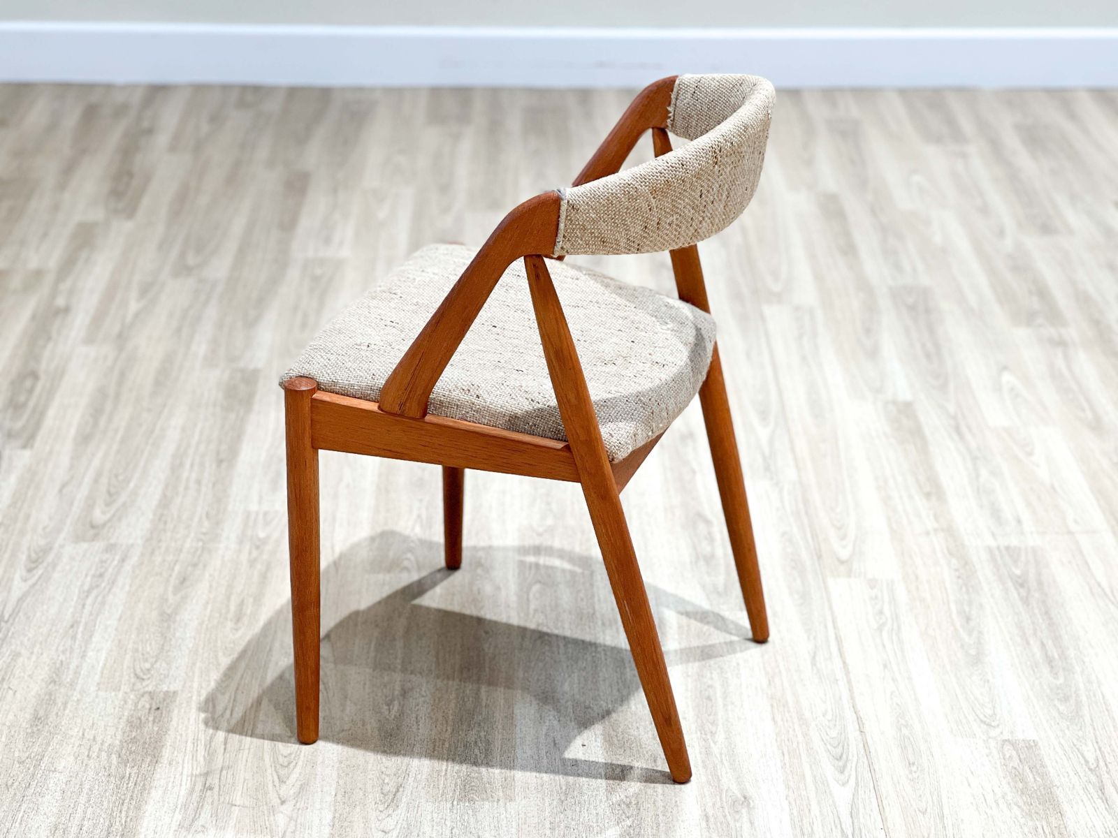 A Set Of 8 Teak Kai Kristensen For Bespoke Upholstery (Model 31) photo vinterior