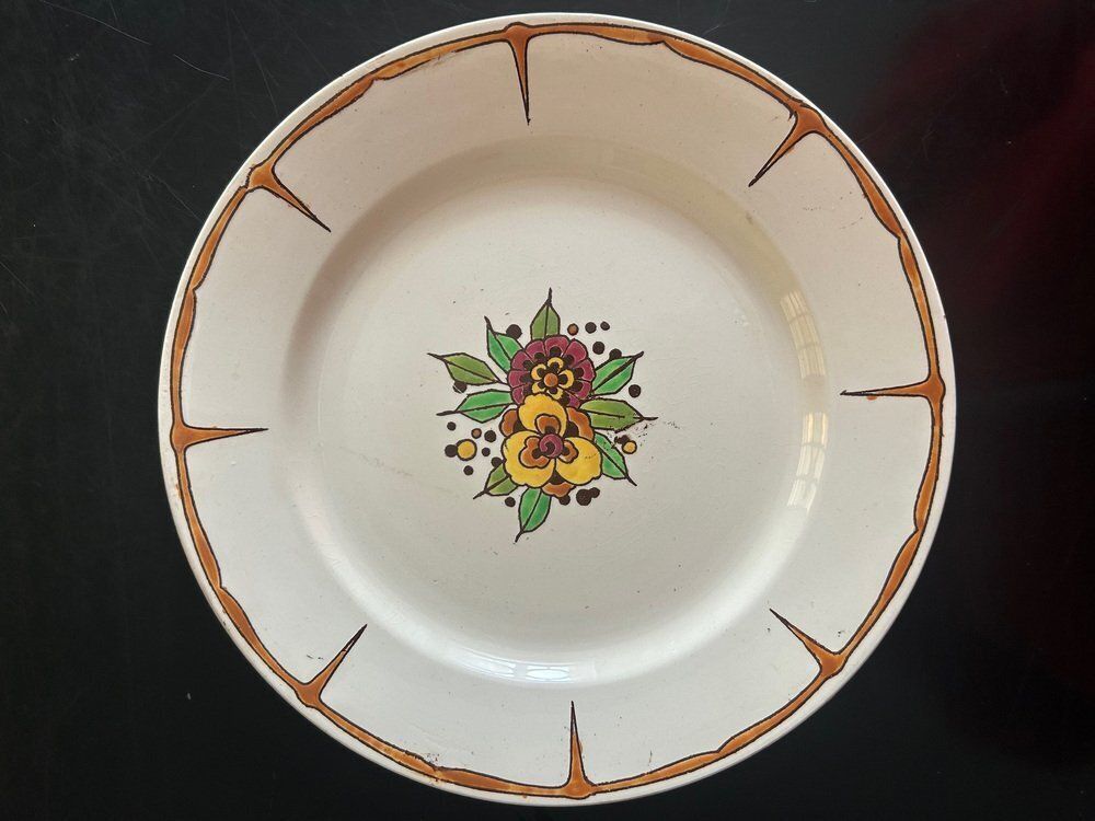 Art Deco Dishes And Plates From Boch Fréres La Louviére, 1920s, Set Of 8 photo 399.0