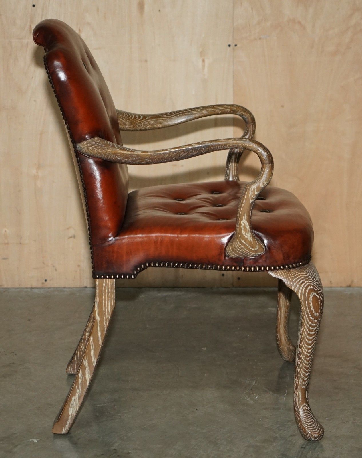 photo vinterior Ten Restored Shepherds Crook Limed Oak Brown Leather Chesterfield Dining Chairs