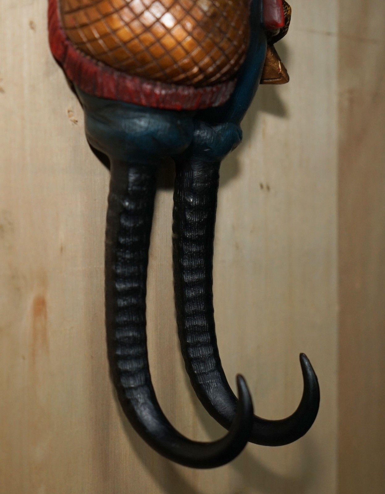 Stunning Vintage Painted Black Forest Hand Carved Rabbit Whip Hook Glass Eyes photo vinterior