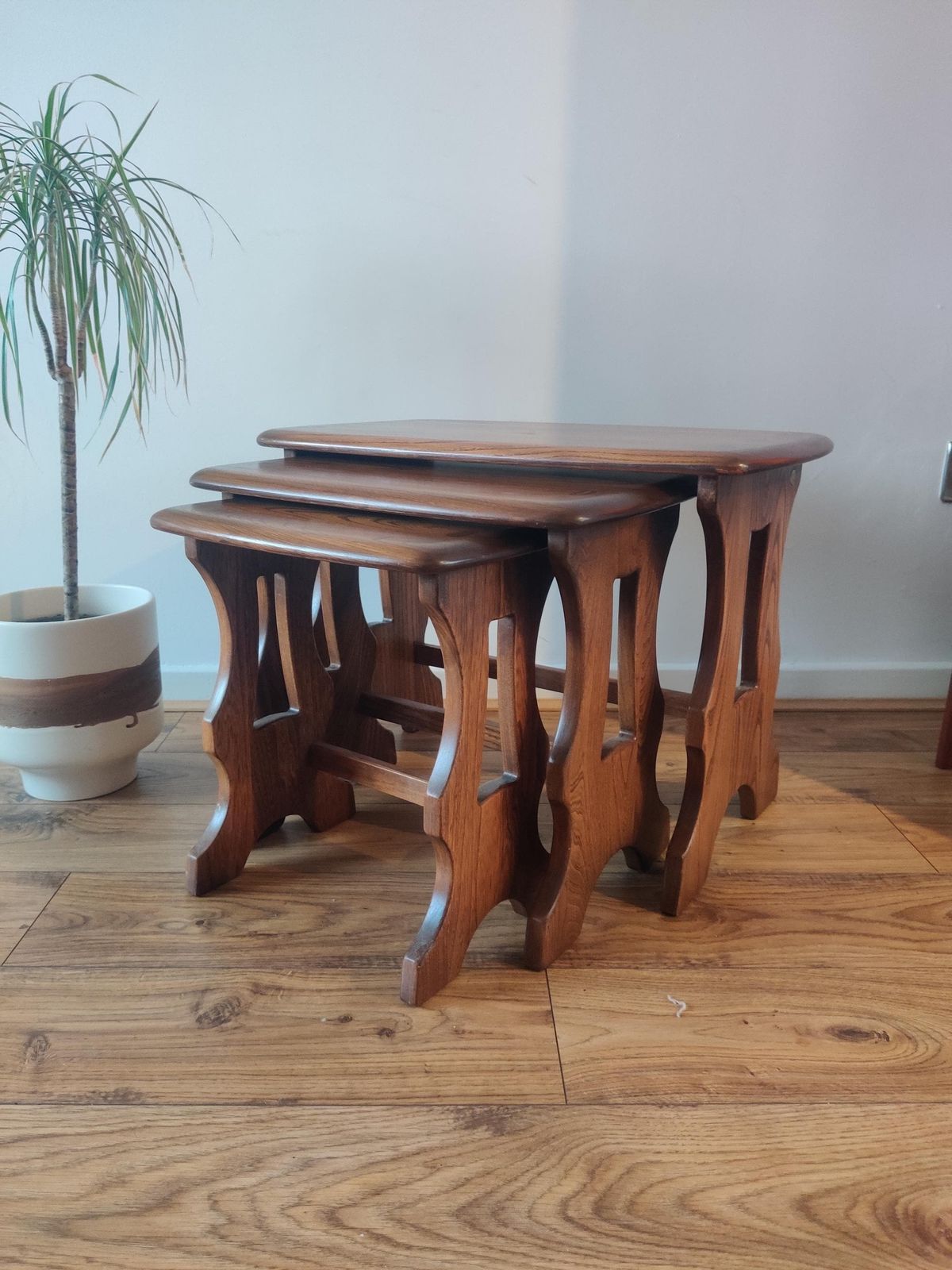 Vintage Ercol Chantry Nest 498 Golden Dawn, Excellent Condition Mid Century Modern.