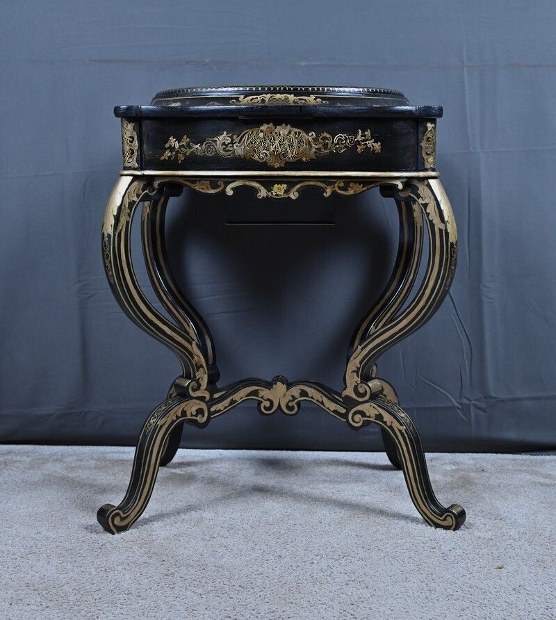 photo buy Painted Wooden Work Table, Napoleon III Period – Mid 19th Century