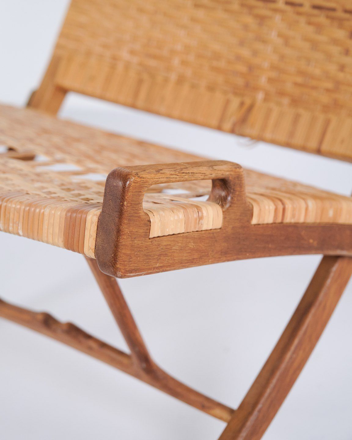Armchair / Folding Chair – Model Jh 512 “The Fireplace Chair” – Patinated Oak – Original Wicker – Hans J. Wegner – Johannes Hansen – 1950s photo vintage