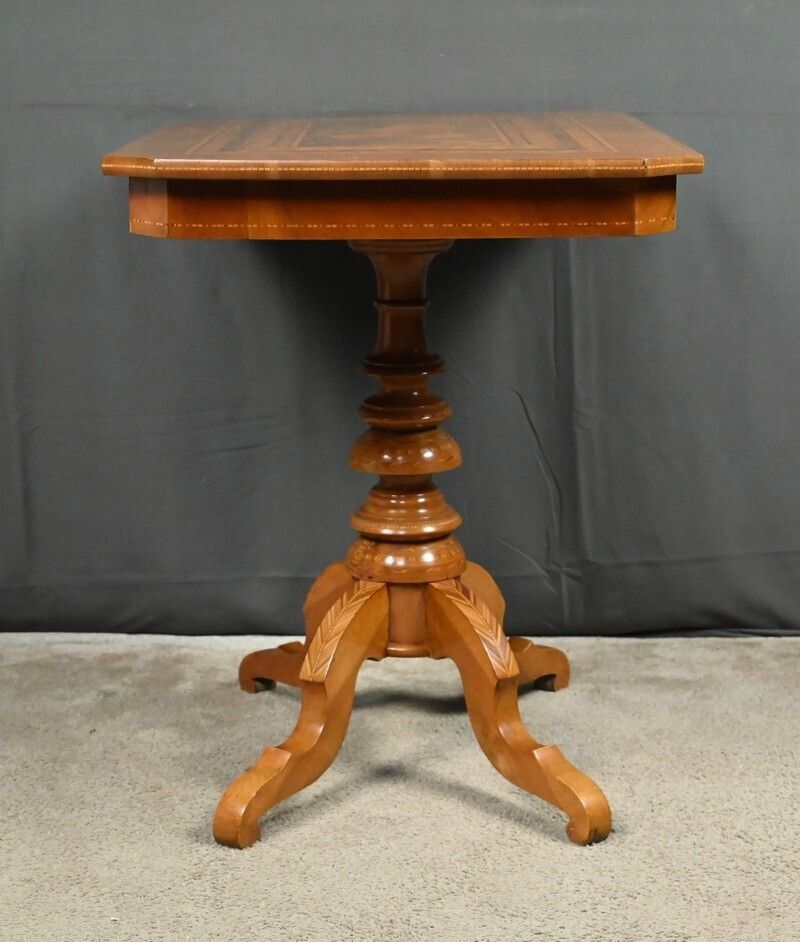 photo vintage Cherry And Walnut Coffee Table, Restoration Style – Late 19th Century