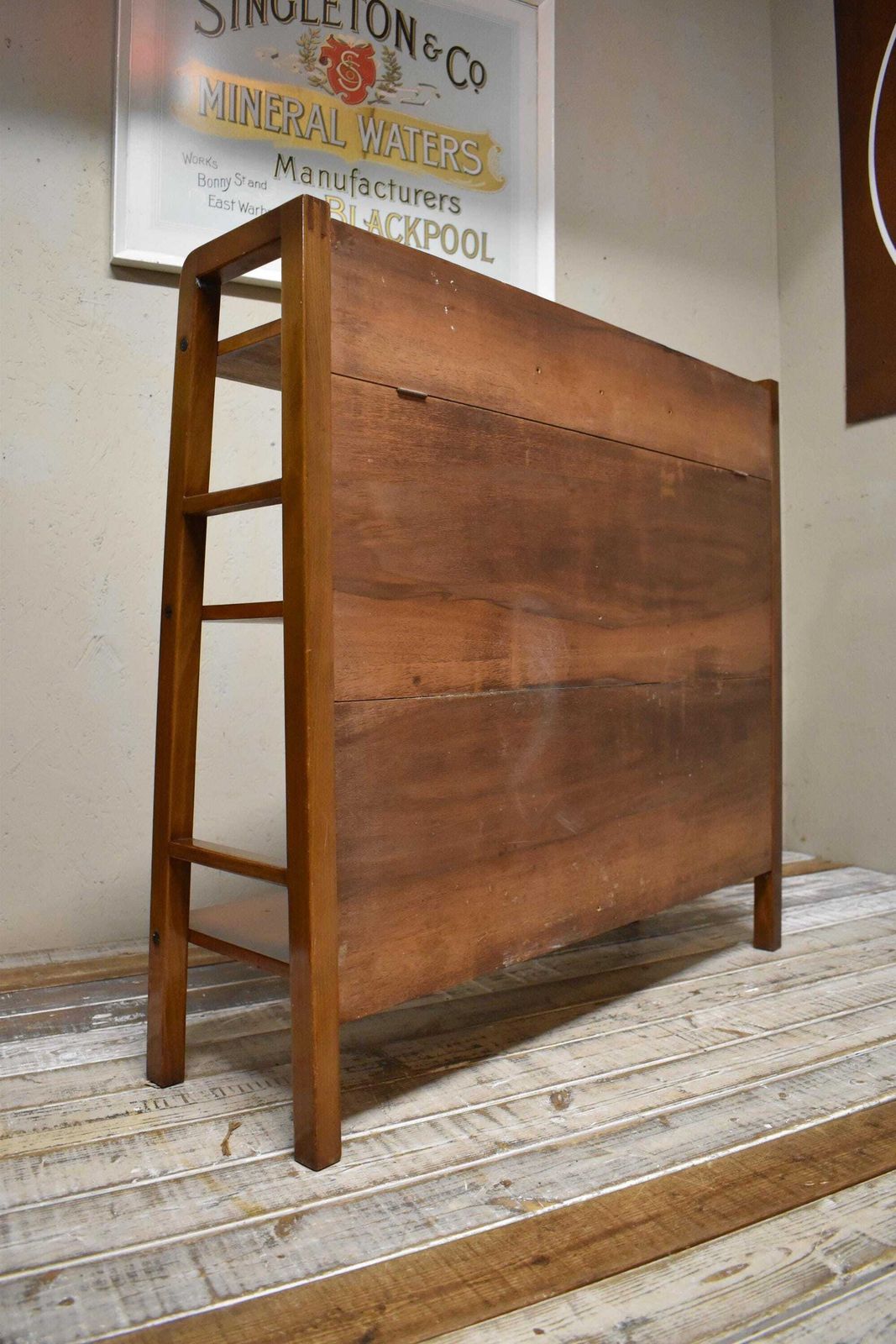 photo vintage Mid Century Waterfall Display Bookcase   Ladderax Style