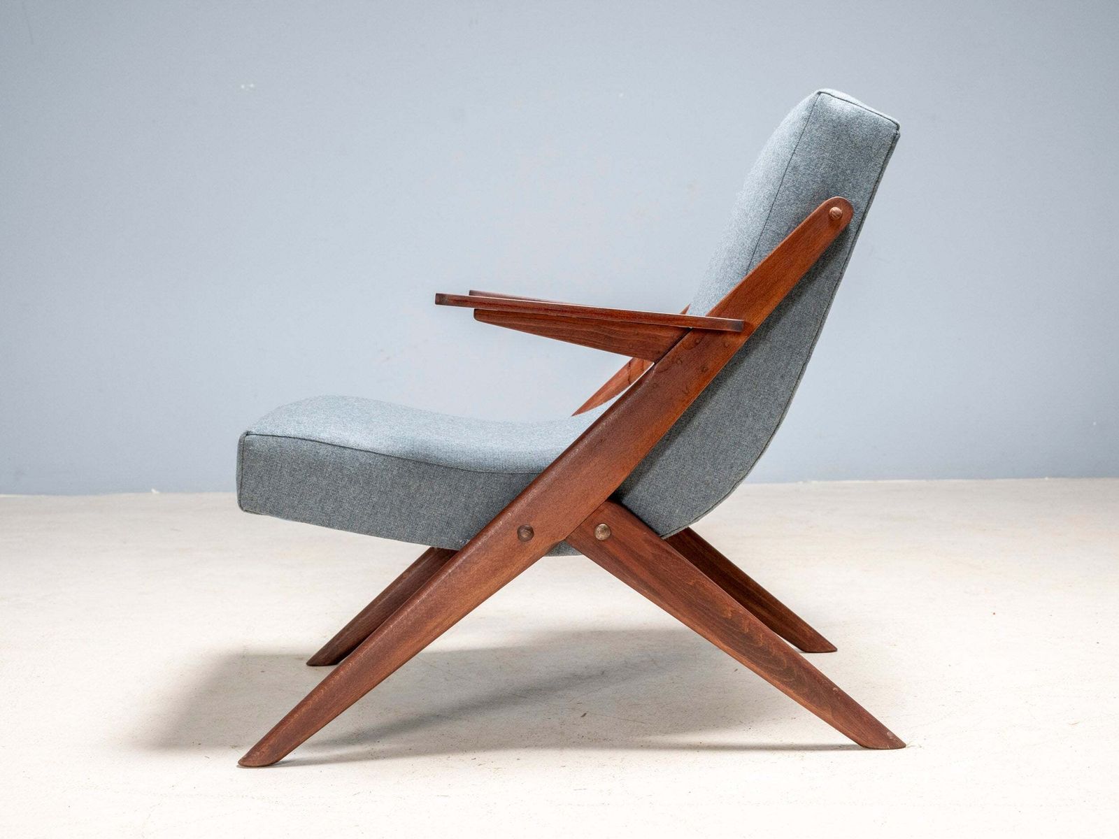 Mid Century Modern Loungestoel, Volledig Gerestaureerde Fauteuil, Ca. Jaren 1950–1960 photo Meubels