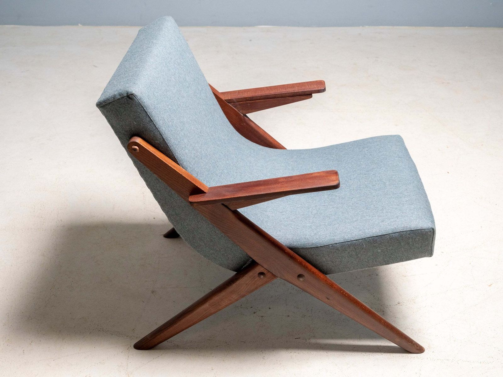 Mid Century Modern Loungestoel, Volledig Gerestaureerde Fauteuil, Ca. Jaren 1950–1960 photo vinterior