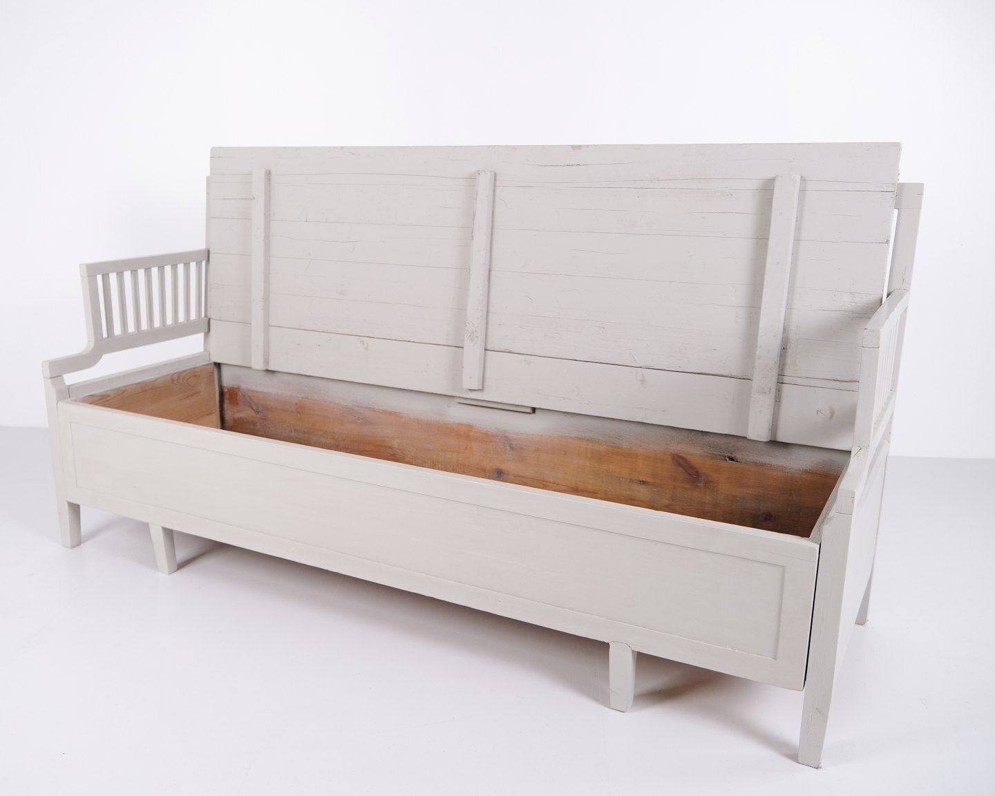 photo furniture Antique Bench With High Back   Gray Painted   Pine Wood   Storage   Year 1860s