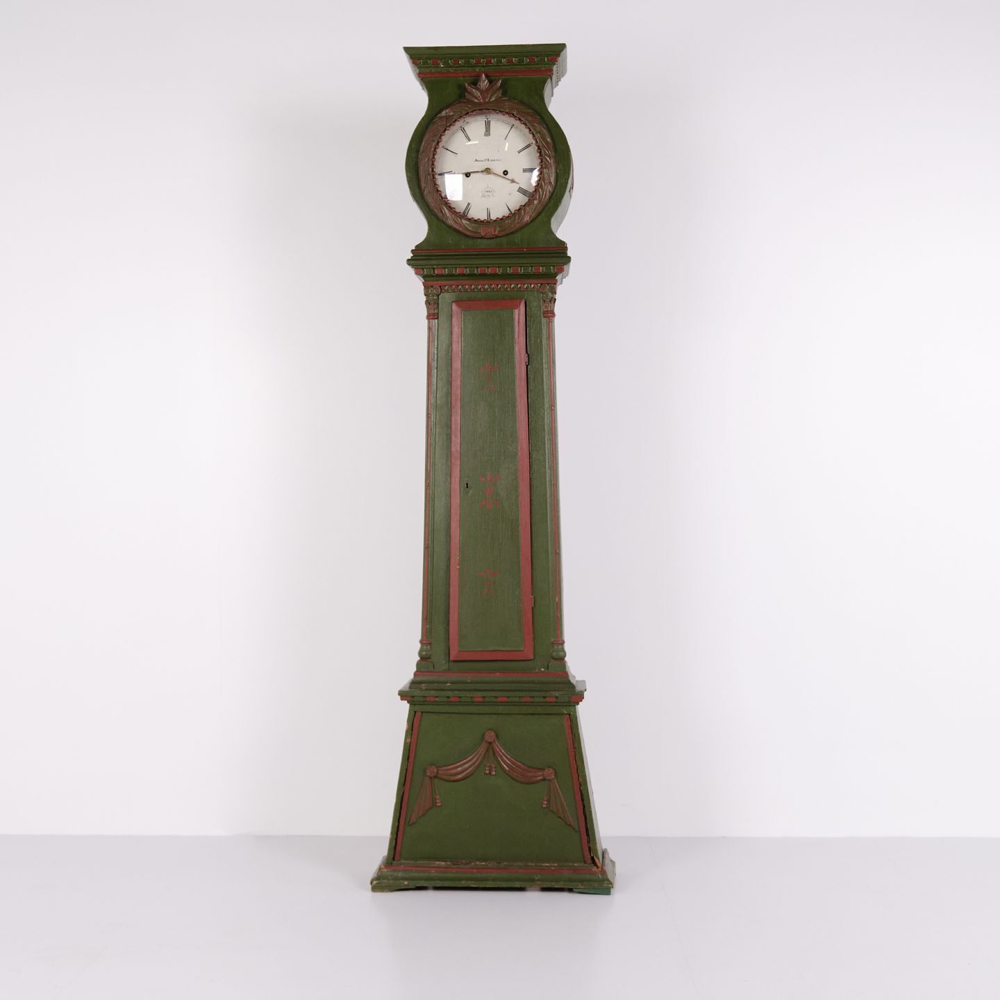 Bornholm Clock – Miss Model – Hand Painted With Carved Details – Green & Red Paint – Year 1860s