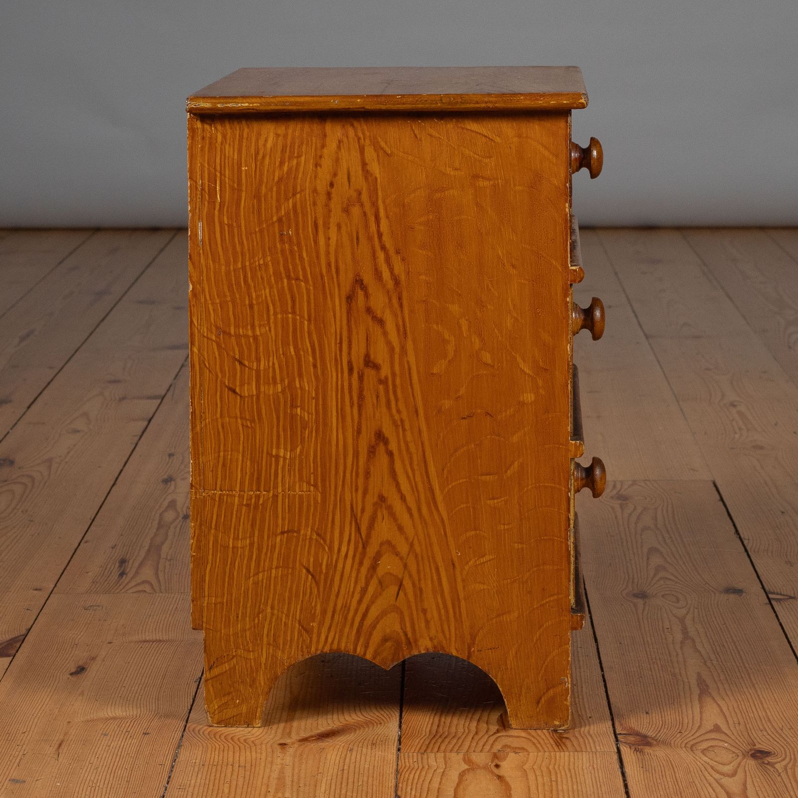 Small 19th Century English Simulated Painted Wood Chest Of Drawers photo Furniture