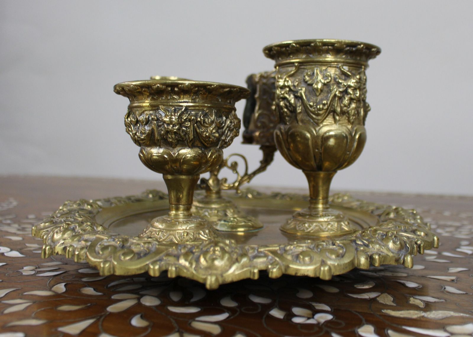 photo vinterior 19th C. English Brass Inkwell & Writing Desk Set C.1880