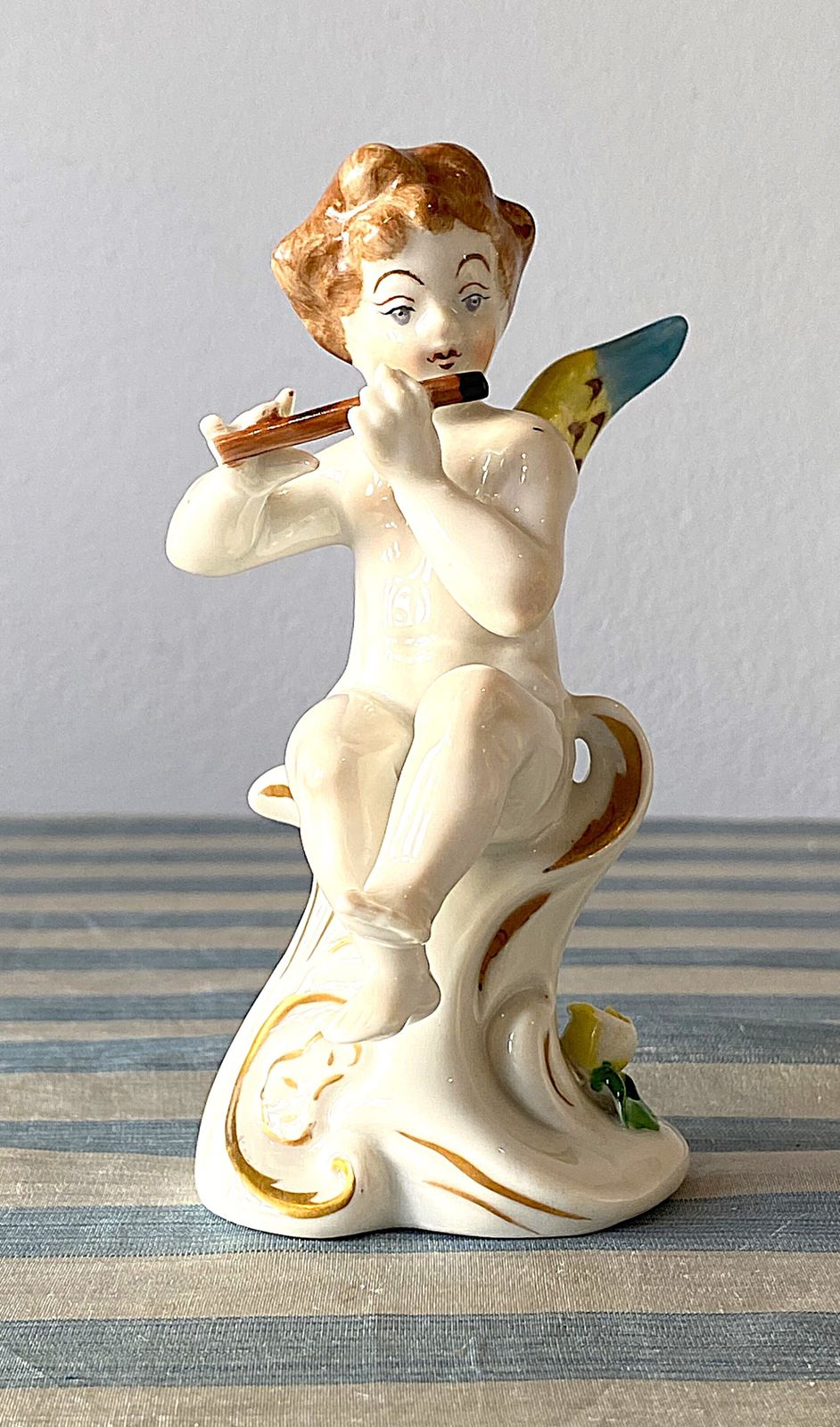 photo buy Four Beautiful Capodimonte Porcelain Cherubs Putti Playing Musical Instruments
