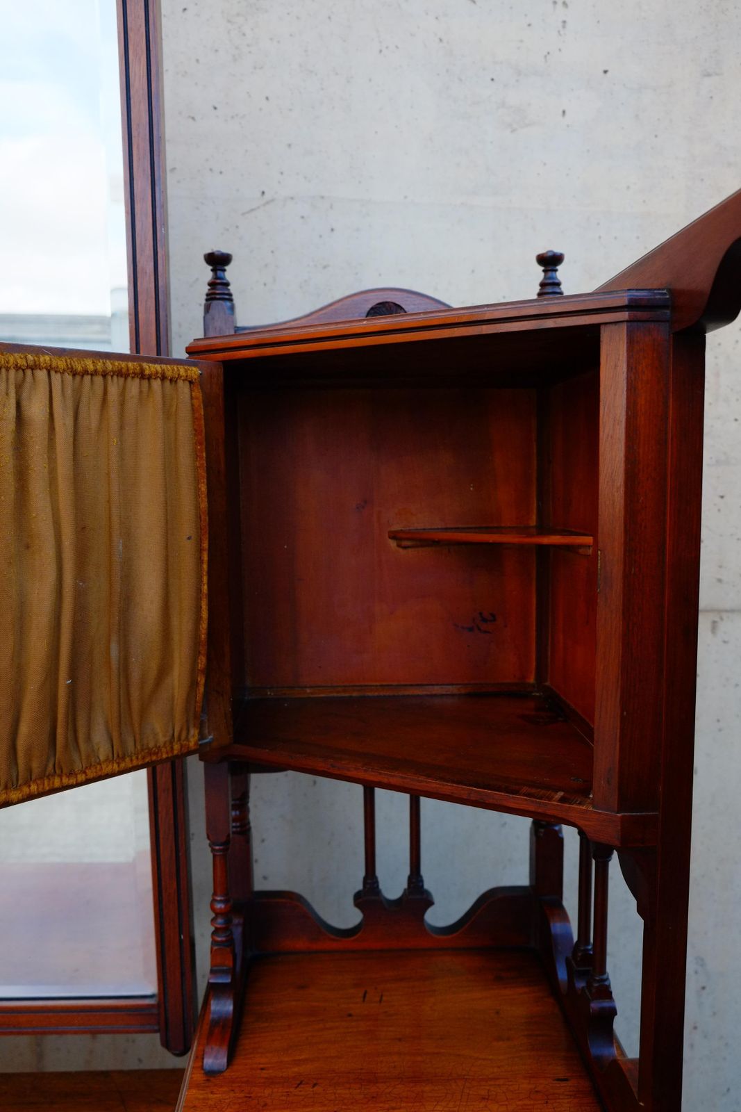 photo furniture Exceptional Large Gothic English Victorian Burr Walnut Dressing Table Vanity