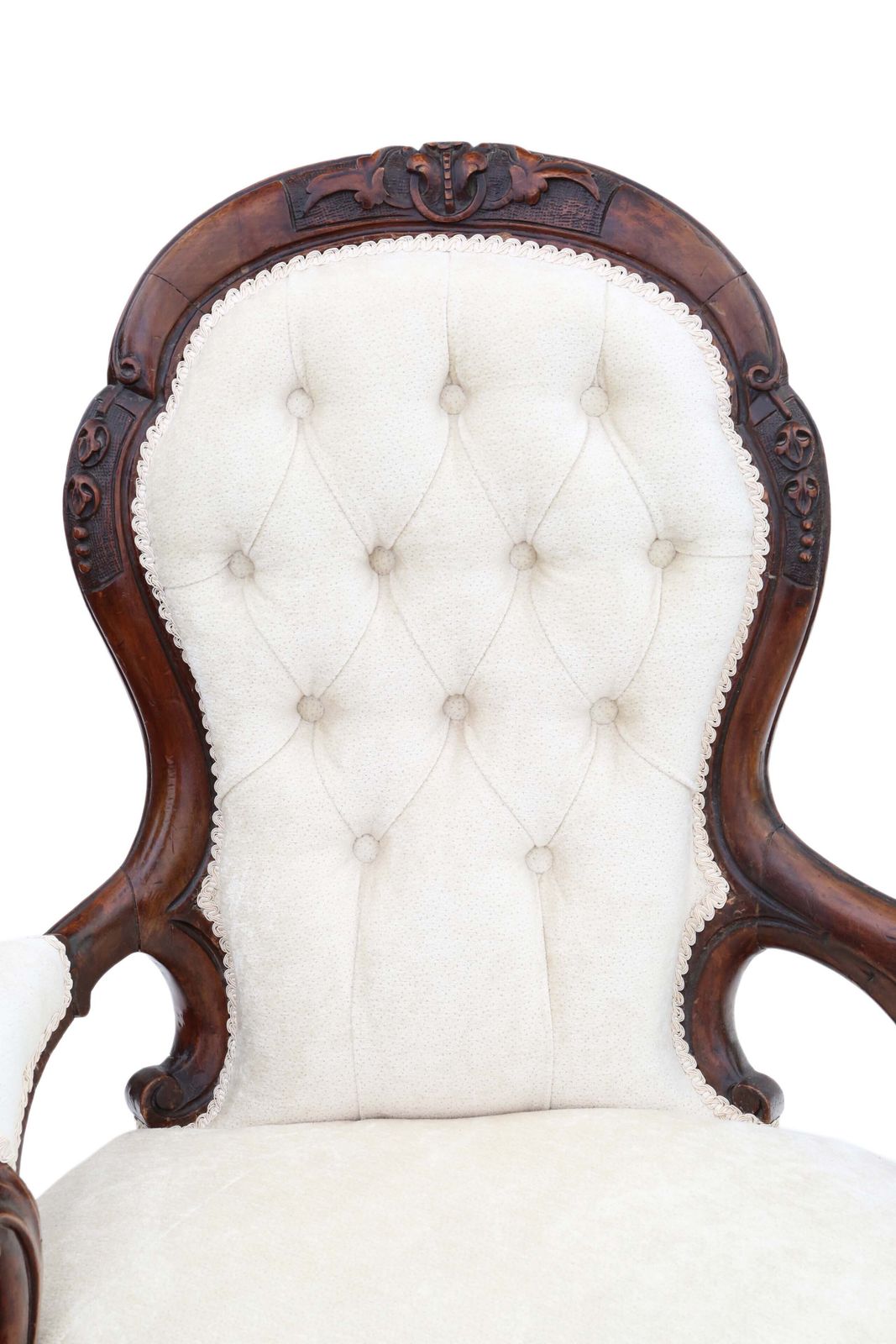 photo furniture Antique Victorian C.1860 Walnut Chaise Longue / Conversation Sofa – Elegant 19th Century Seating