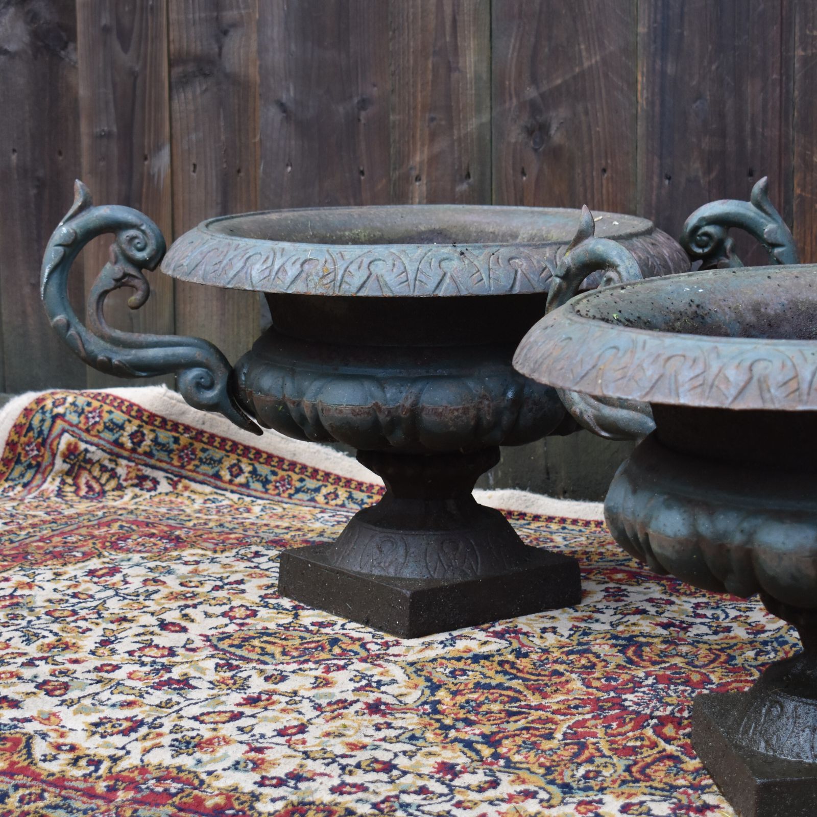 Antique Victorian English Country House Cast Iron Classical Garden Urns Pair photo vinterior