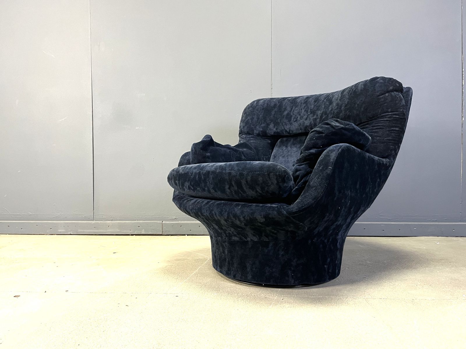 Blue Velvet Lounge Chair 'Karate' By Michel Cadestin, France 1970s