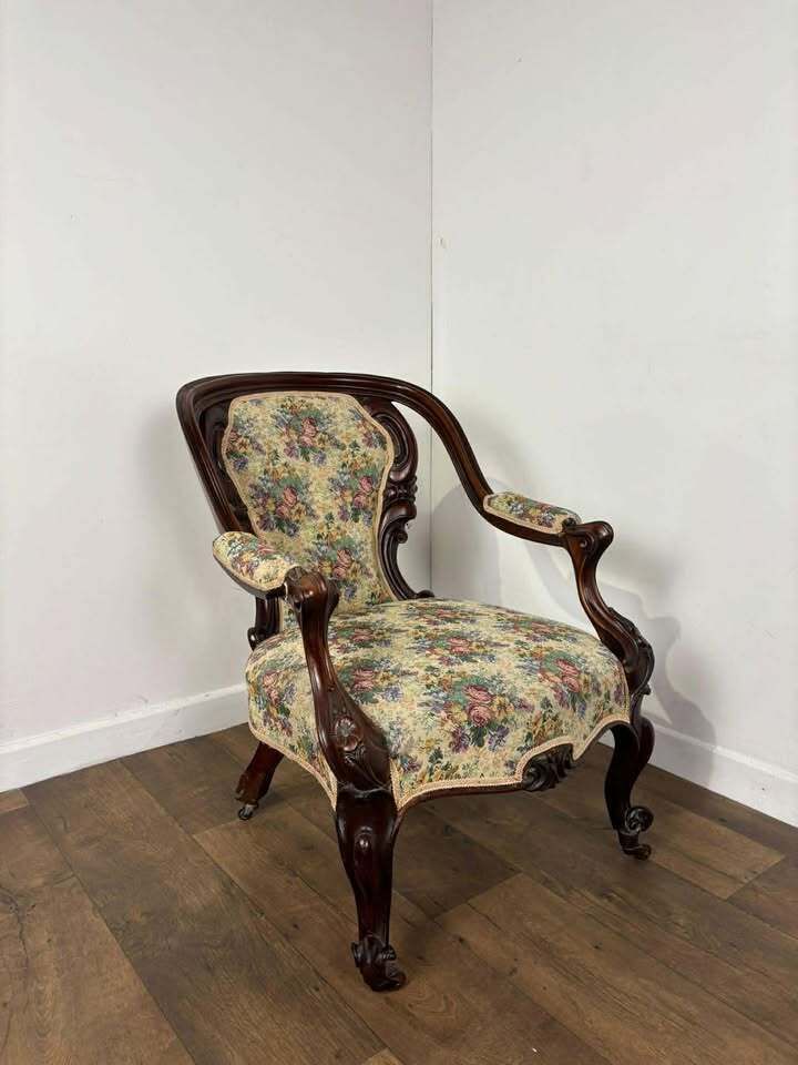 Victorian Mahogany Nursing Chair photo vinterior